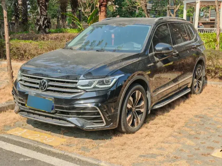 2022 Volkswagen Tiguan L 2.0T 220HP L4 7DCT