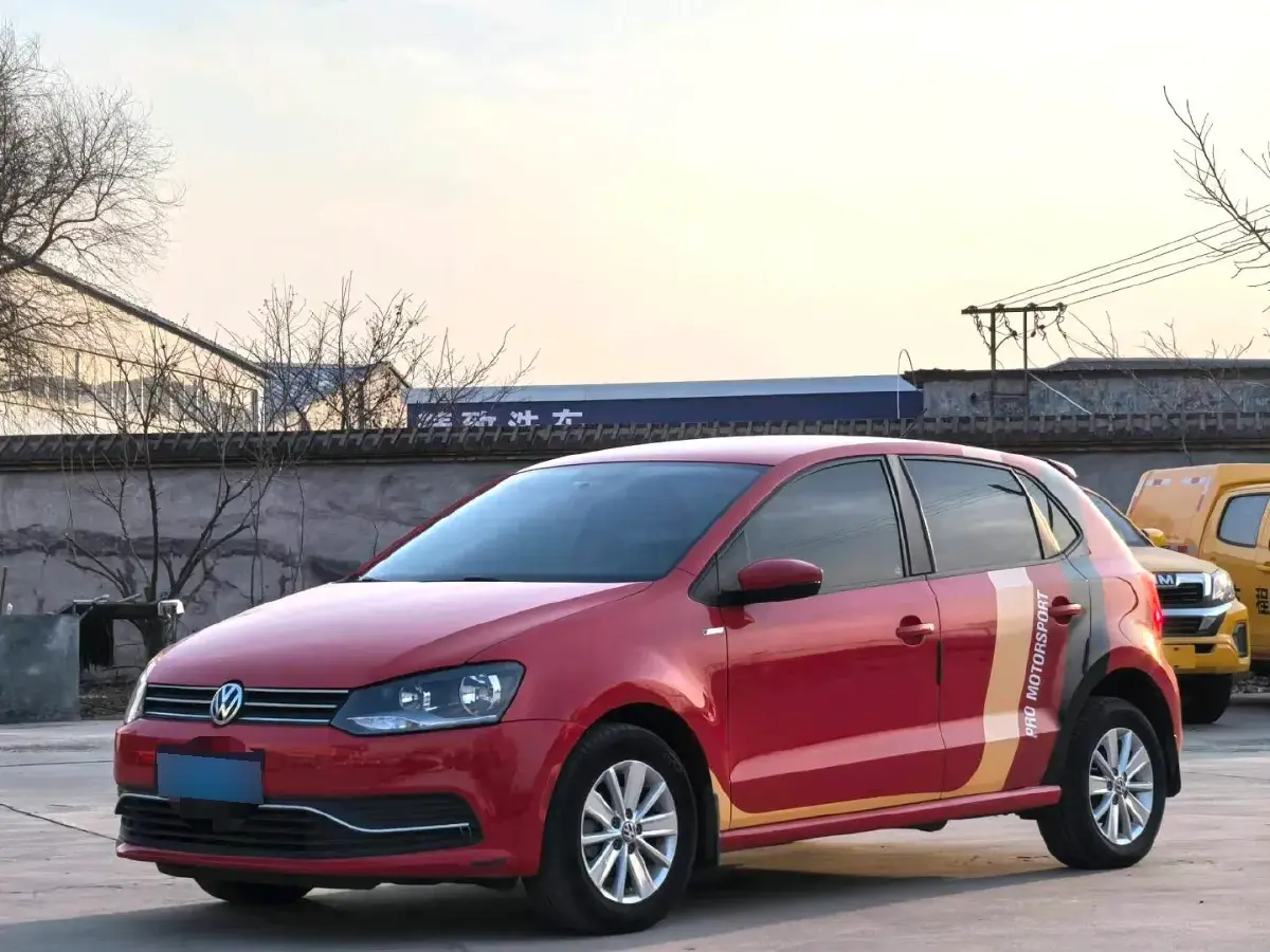 2016 Volkswagen Polo 1.4L 90HP L4 6AT