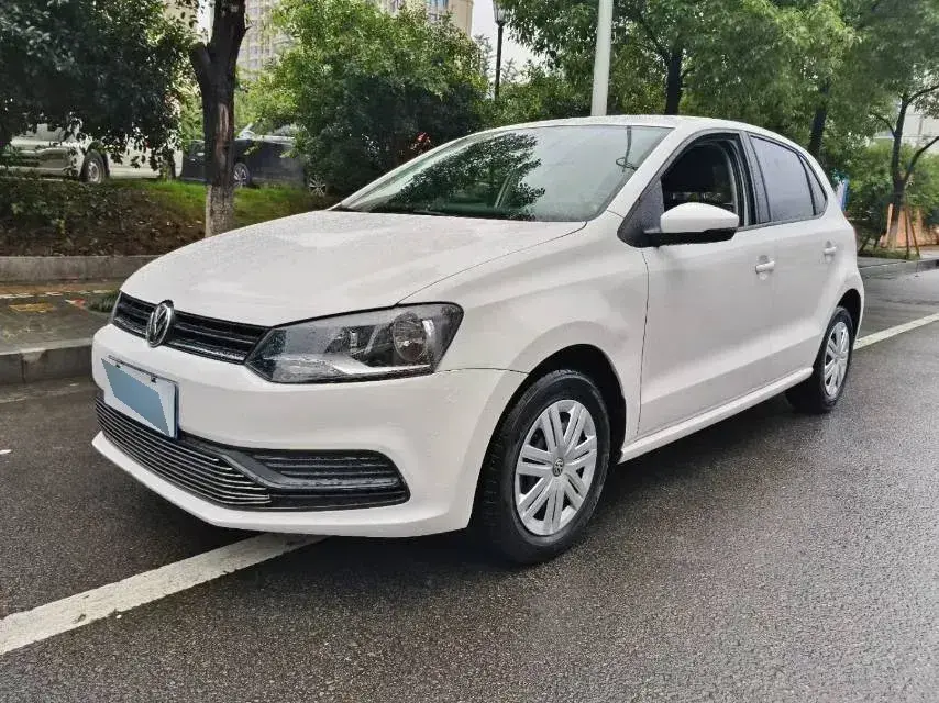 2016 Volkswagen Polo 1.4L 90HP L4 6AT