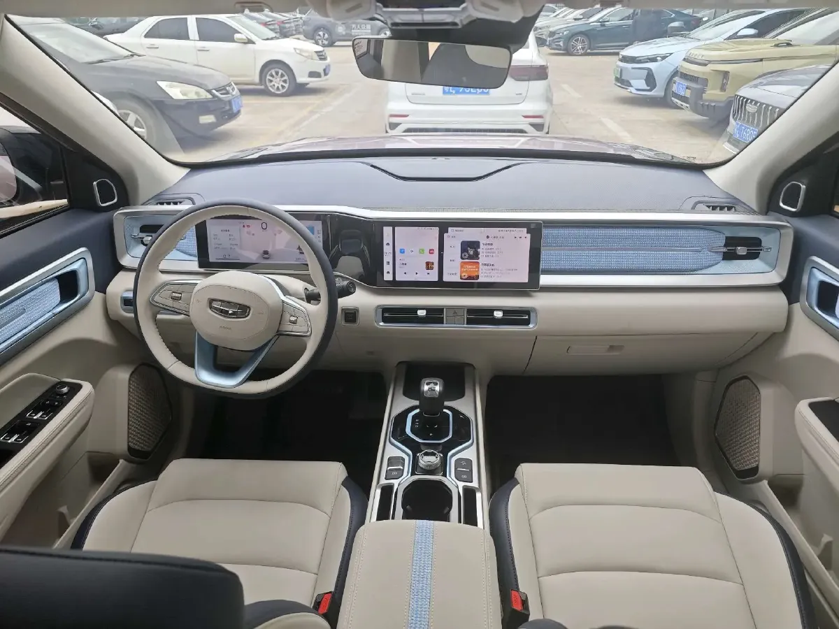 2025 Geely ICON 1.5T 181HP L4 7DCT,autocango,china used car exporter,china ev exporter,chinese used car exporter,chinese used ev exporter