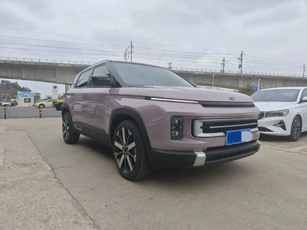 2025 Geely ICON 1.5T 181HP L4 7DCT,autocango,china used car exporter,china ev exporter,chinese used car exporter,chinese used ev exporter