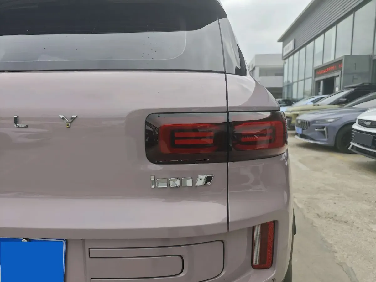 2025 Geely ICON 1.5T 181HP L4 7DCT,autocango,china used car exporter,china ev exporter,chinese used car exporter,chinese used ev exporter