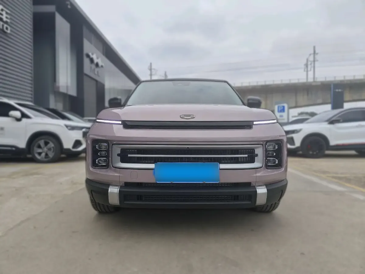 2025 Geely ICON 1.5T 181HP L4 7DCT,autocango,china used car exporter,china ev exporter,chinese used car exporter,chinese used ev exporter