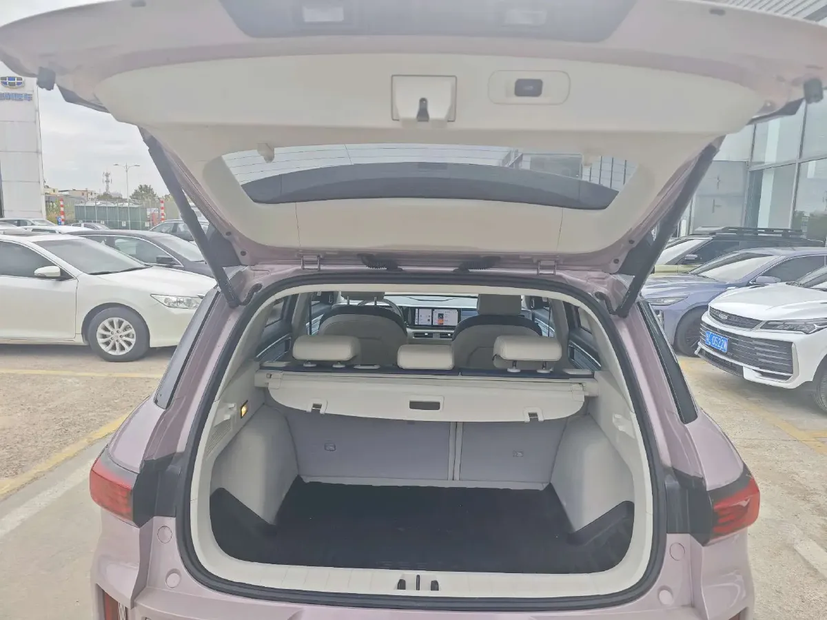 2025 Geely ICON 1.5T 181HP L4 7DCT,autocango,china used car exporter,china ev exporter,chinese used car exporter,chinese used ev exporter