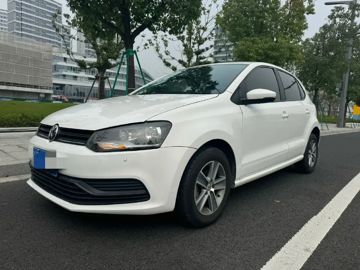 2016 Volkswagen Polo 1.4L 90HP L4 6AT