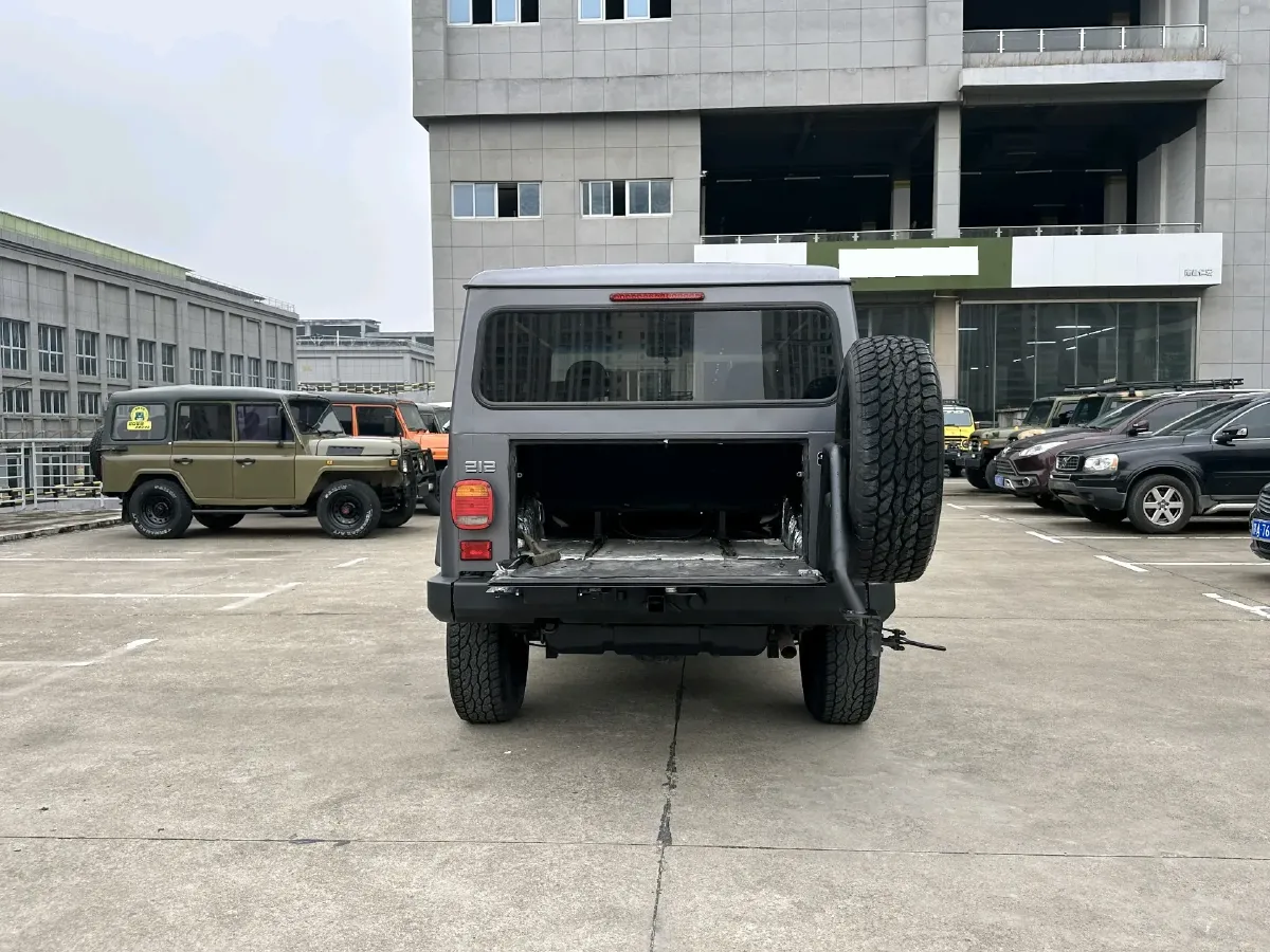 2023 BAW 212 2.4T 211HP L4 6MT,autocango,china used car exporter,china ev exporter,chinese used car exporter,chinese used ev exporter