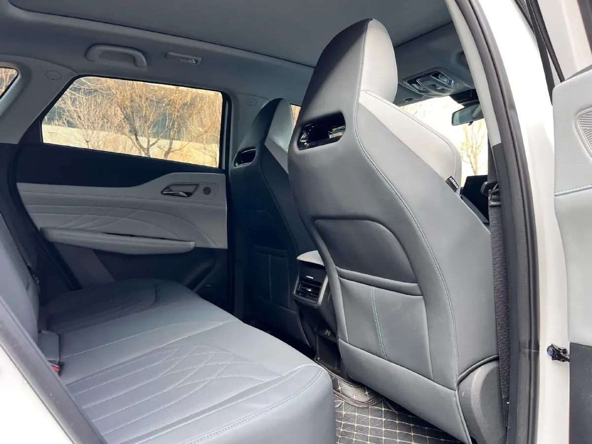 2024 ChangAn UNI-Z 1.5L 98HP L4 E-CVT PHEV 18.4KWH,autocango,china used car exporter,china ev exporter,chinese used car exporter,chinese used ev exporter