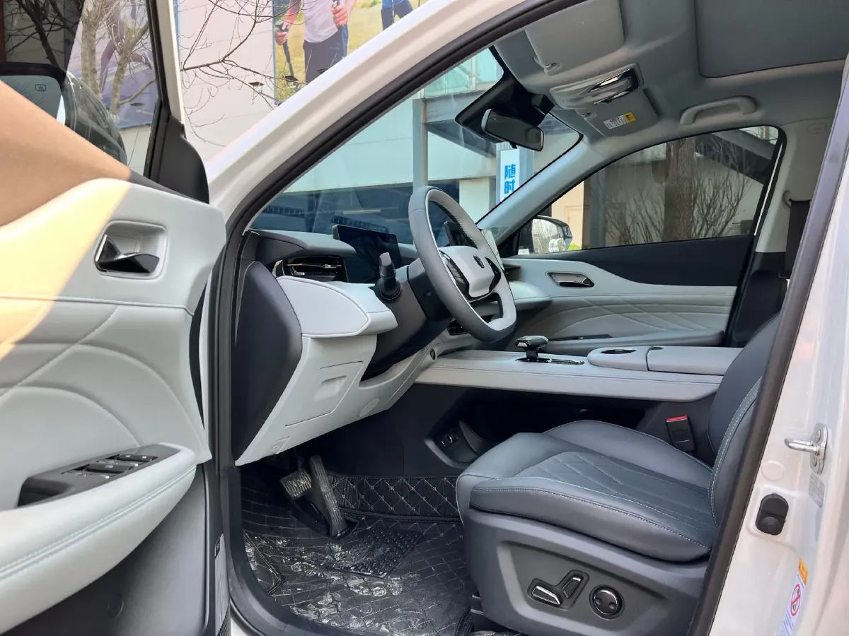 2024 ChangAn UNI-Z 1.5L 98HP L4 E-CVT PHEV 18.4KWH,autocango,china used car exporter,china ev exporter,chinese used car exporter,chinese used ev exporter