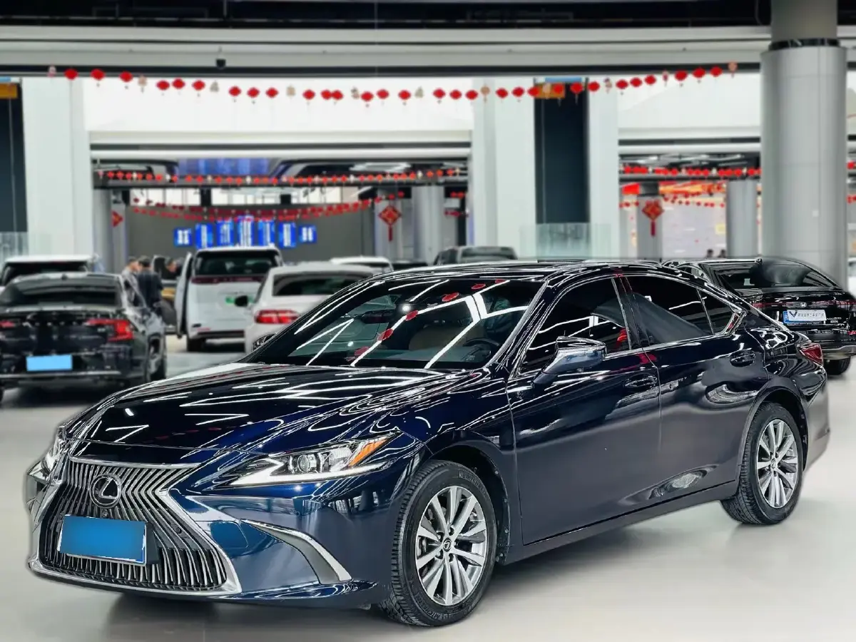 2021 Lexus ES 2.5L 178HP L4 E-CVT Hybrid