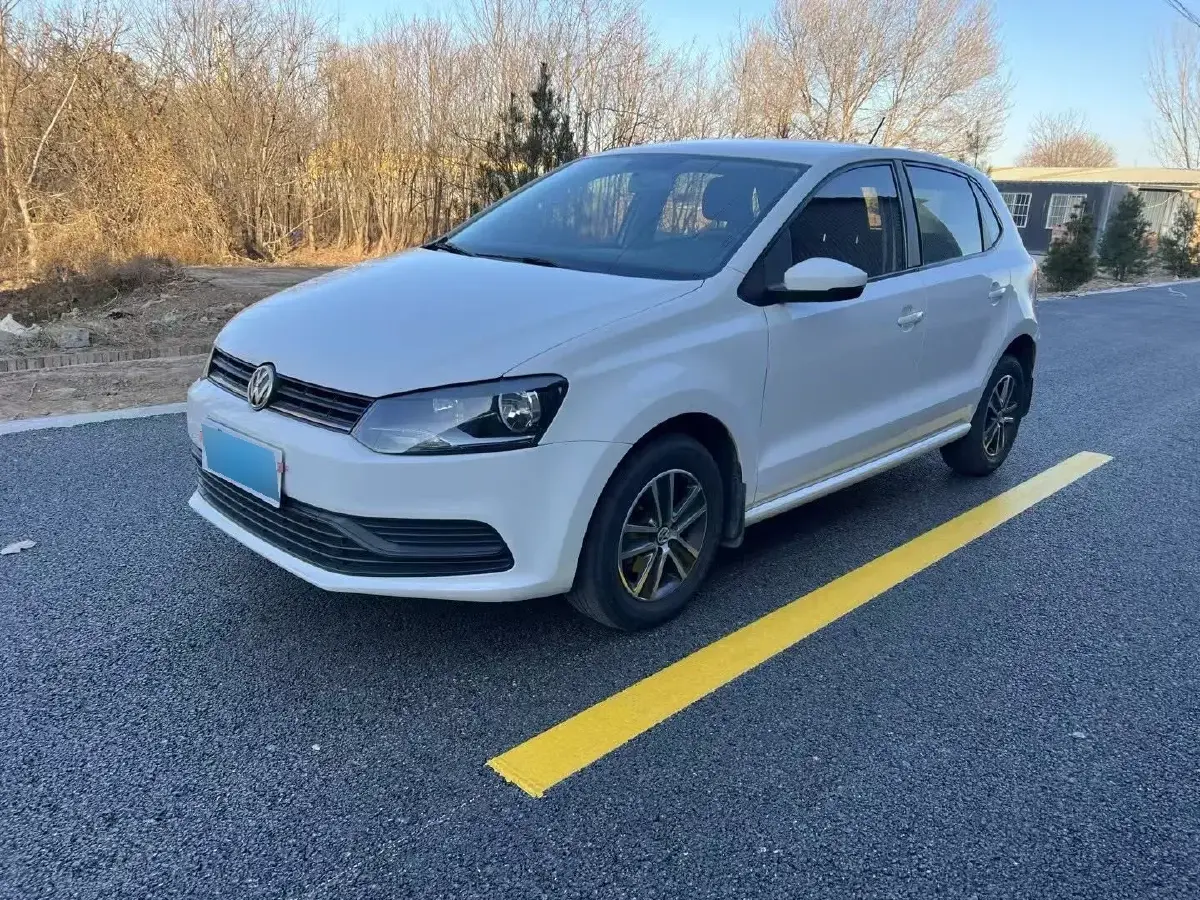 2016 Volkswagen Polo 1.4L 90HP L4 6AT
