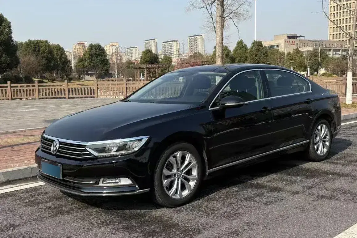 2015 Volkswagen Magotan 2.0T 200HP L4 6DCT