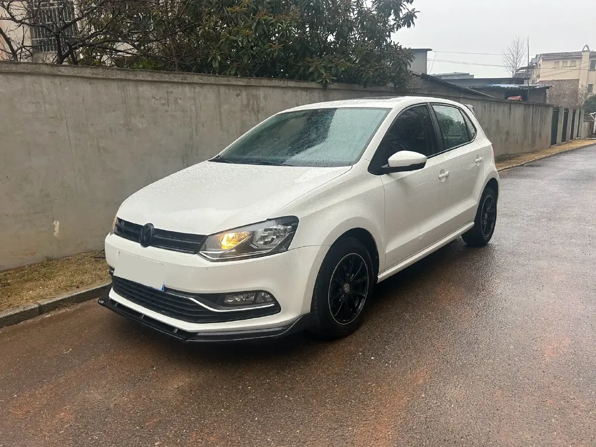 2016 Volkswagen Polo 1.6L 110HP L4 5MT