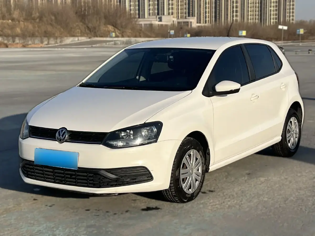 2016 Volkswagen Polo 1.4L 90HP L4 6AT