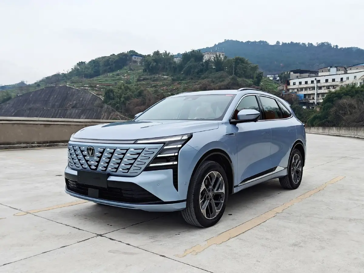 2025 ChangAn CS75 Plus 1.5T 192HP L4 8AT