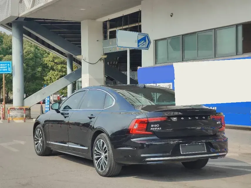 2024 Volvo S90 2.0T 250HP L4 8AT,autocango,china used car exporter,china ev exporter,chinese used car exporter,chinese used ev exporter