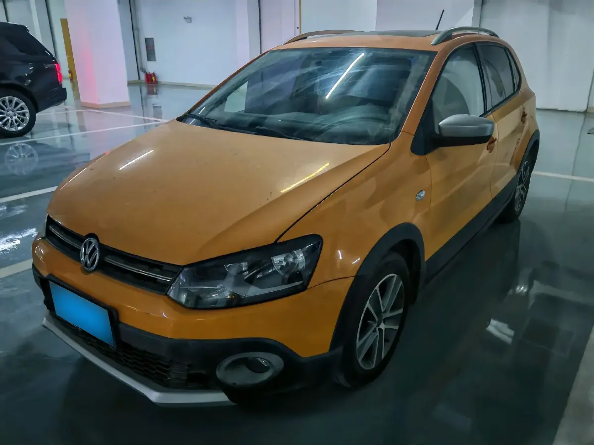 2012 Volkswagen Polo 1.6L 105HP L4 5MT