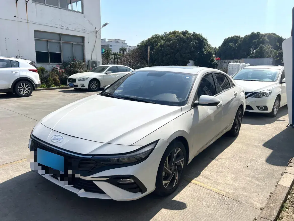 2023 Hyundai Elantra 1.5L 115HP L4 CVT