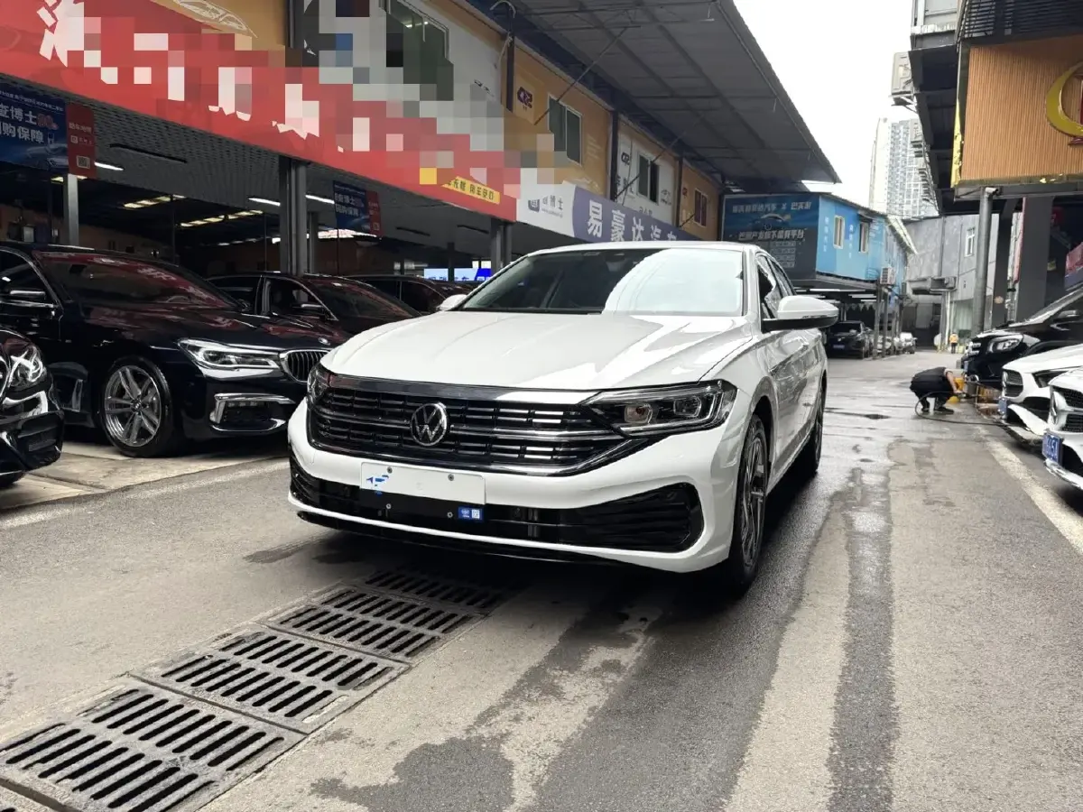 2025 Volkswagen Sagitar 1.5T 160HP L4 7DCT