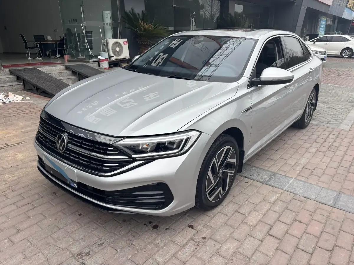 2023 Volkswagen Sagitar 1.2T 116HP L4 7DCT