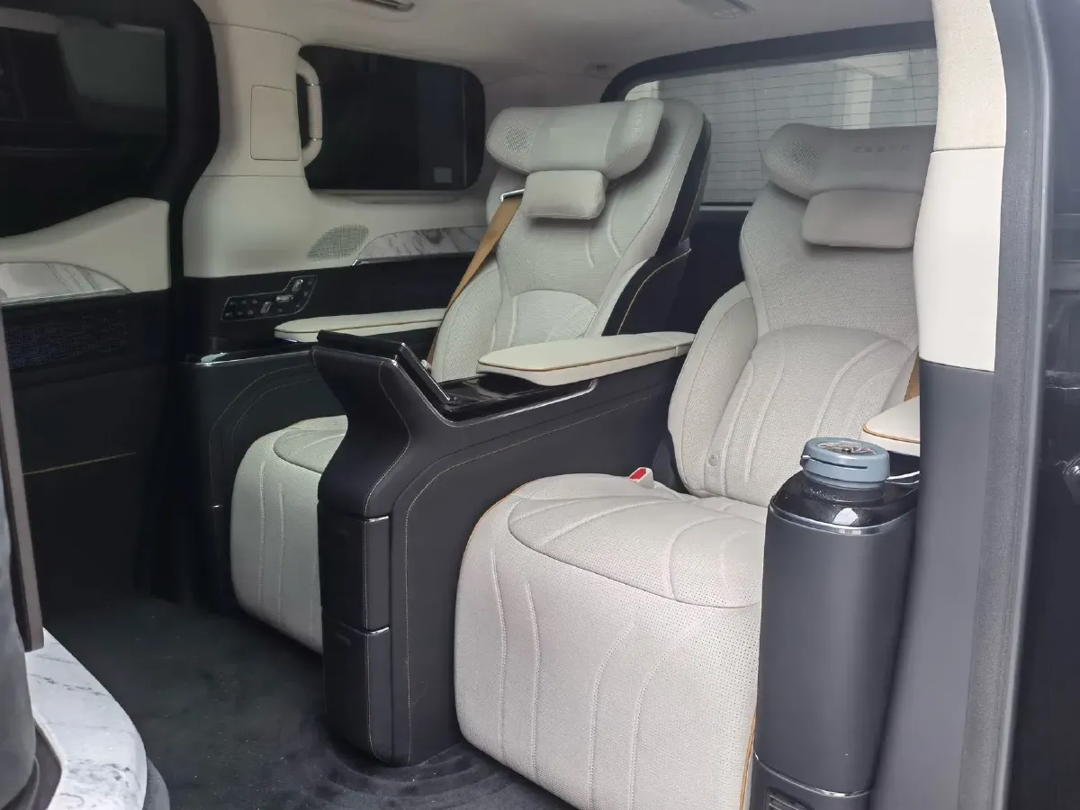 2024 Zeekr 009 BEV 108KWH,autocango,china used car exporter,china ev exporter,chinese used car exporter,chinese used ev exporter