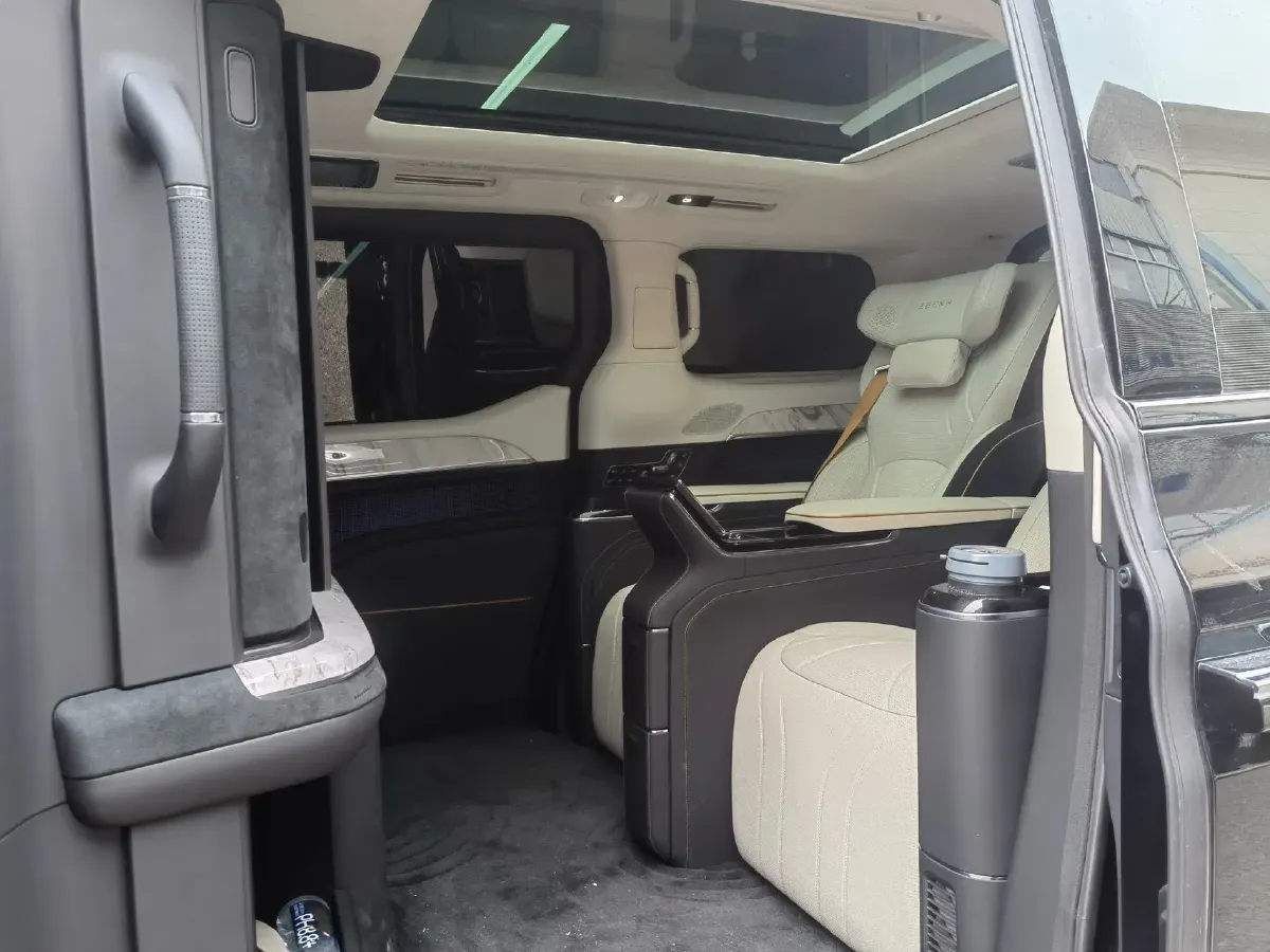 2024 Zeekr 009 BEV 108KWH,autocango,china used car exporter,china ev exporter,chinese used car exporter,chinese used ev exporter