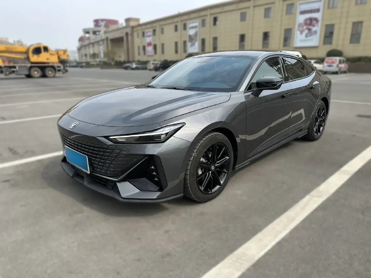 2022 ChangAn UNI-V 1.5T 188HP L4 7DCT