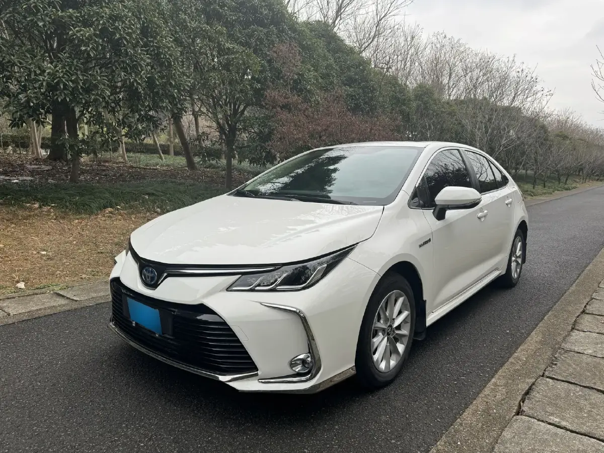 2023 Toyota Corolla 1.8L 98HP L4 E-CVT Hybrid