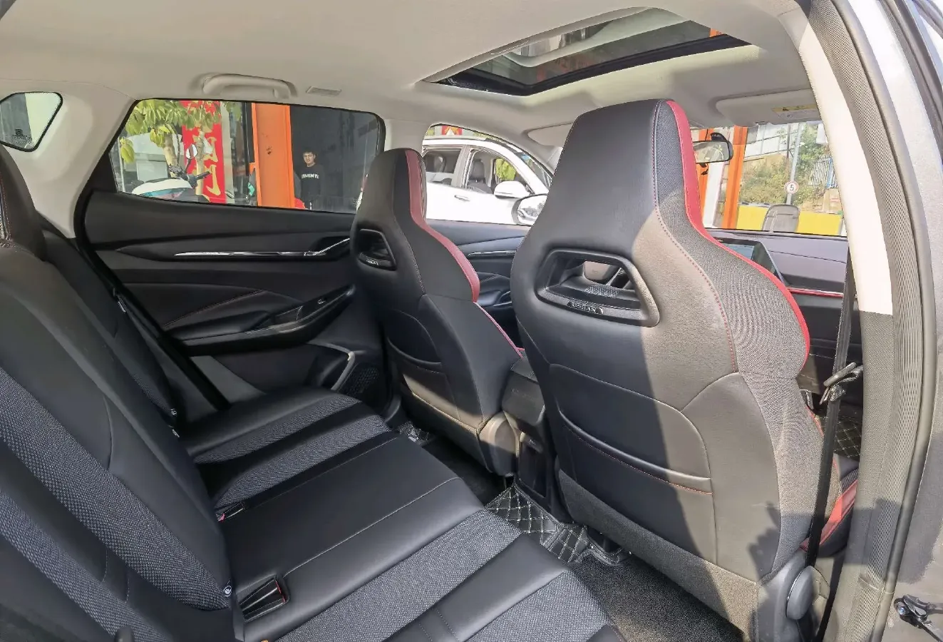 2023 ChangAn Oshan X5 1.5T 188HP L4 7DCT,autocango,china used car exporter,china ev exporter,chinese used car exporter,chinese used ev exporter