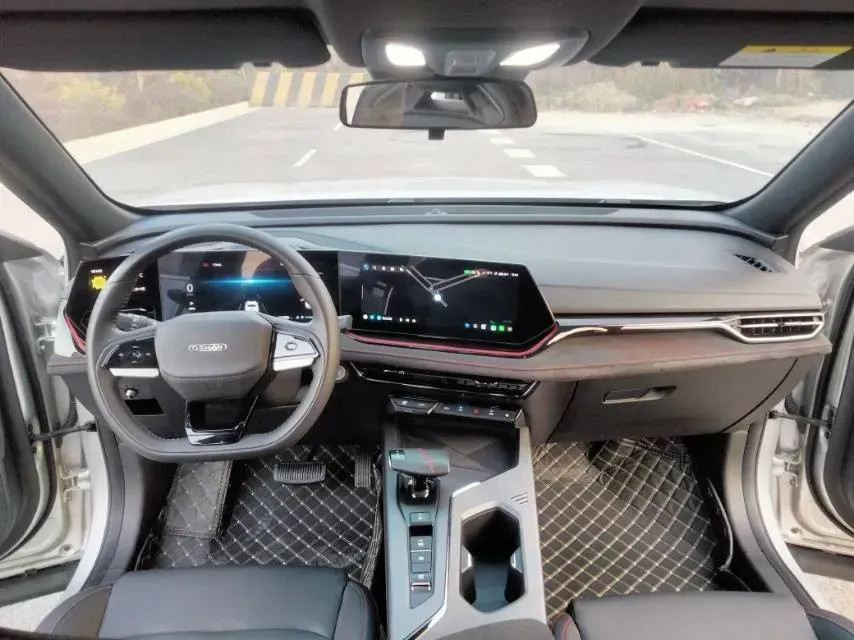 2023 ChangAn Oshan X5 Plus 1.5T 188HP L4 7DCT,autocango,china used car exporter,china ev exporter,chinese used car exporter,chinese used ev exporter