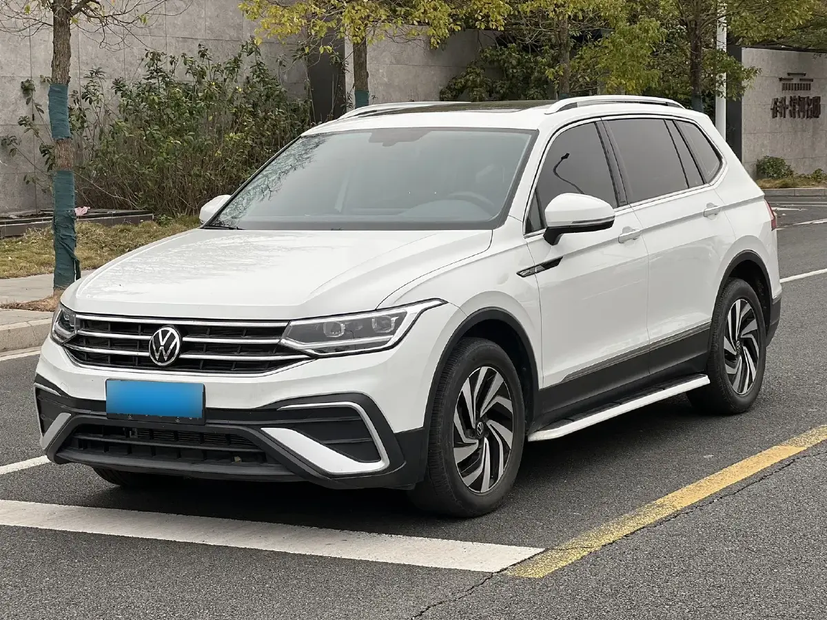 2023 Volkswagen Tiguan L 1.4T 150HP L4 7DCT