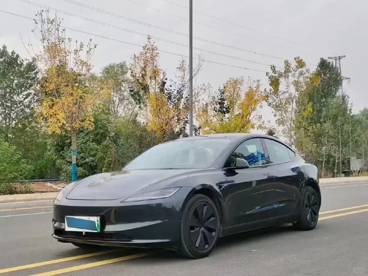 2023 Tesla Model 3 BEV 60KWH