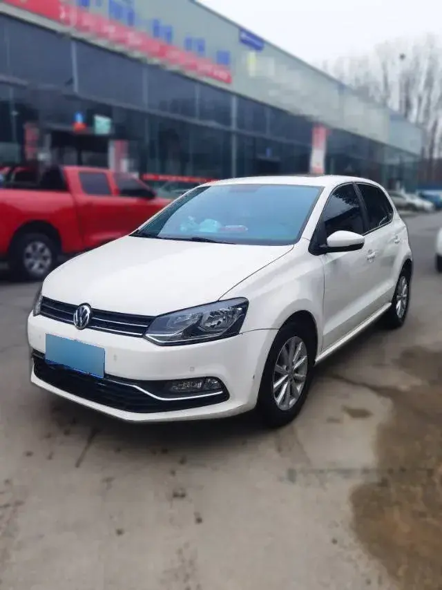 2016 Volkswagen Polo 1.6L 110HP L4 6AT