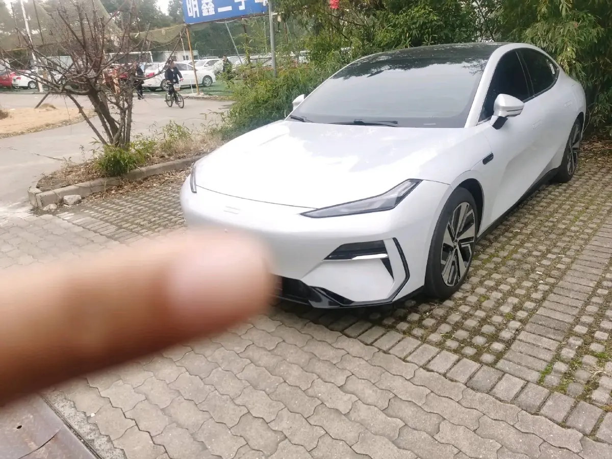 2024 Geely Galaxy E8 BEV 76KWH