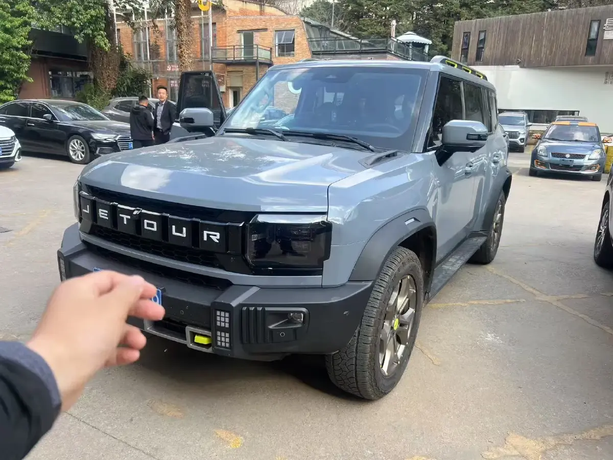 2023 Jetour Traveller 2.0T 254HP L4 8AT