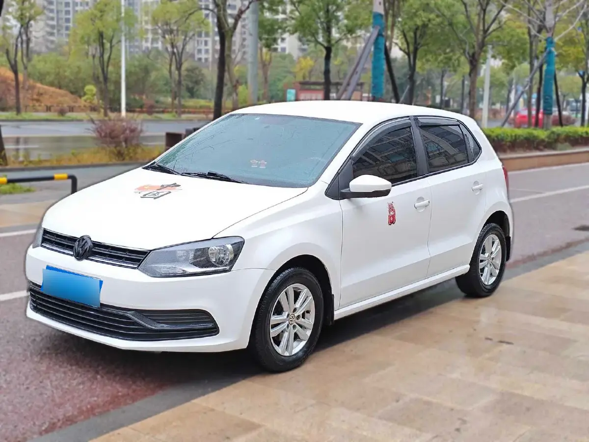 2016 Volkswagen Polo 1.4L 90HP L4 6AT