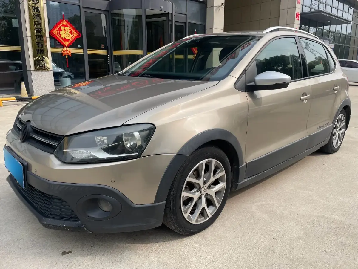 2014 Volkswagen Polo 1.6L 110HP L4 5MT