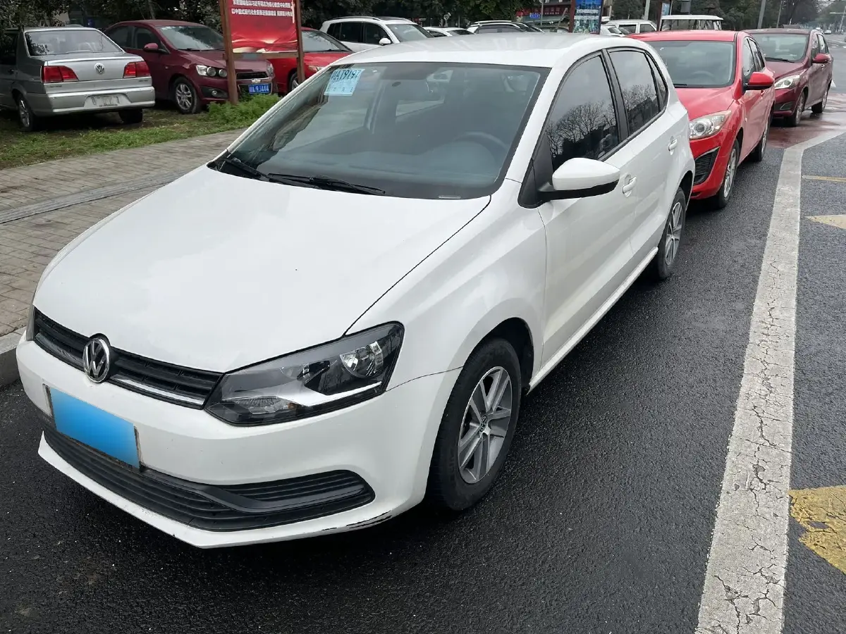 2014 Volkswagen Polo 1.4L 90HP L4 5MT