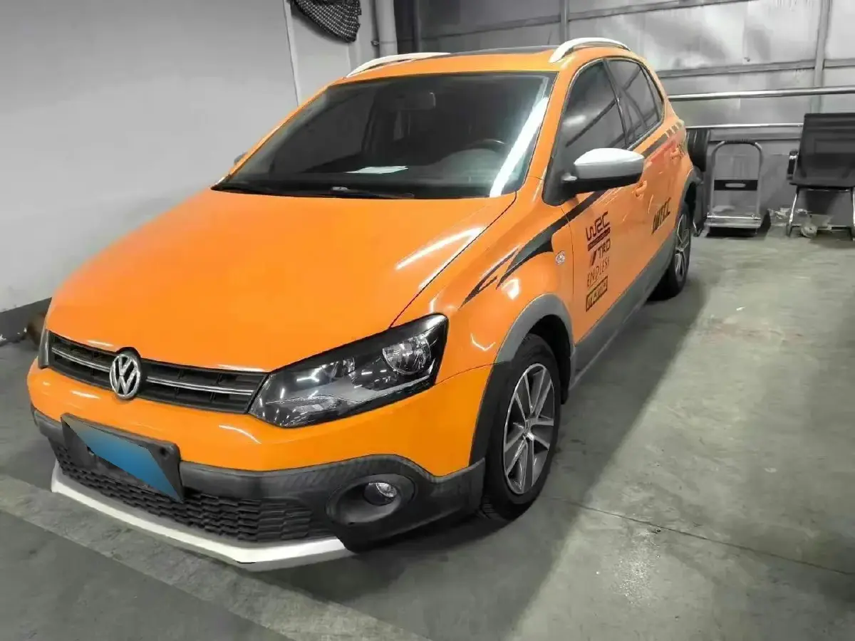 2012 Volkswagen Polo 1.6L 105HP L4 5MT