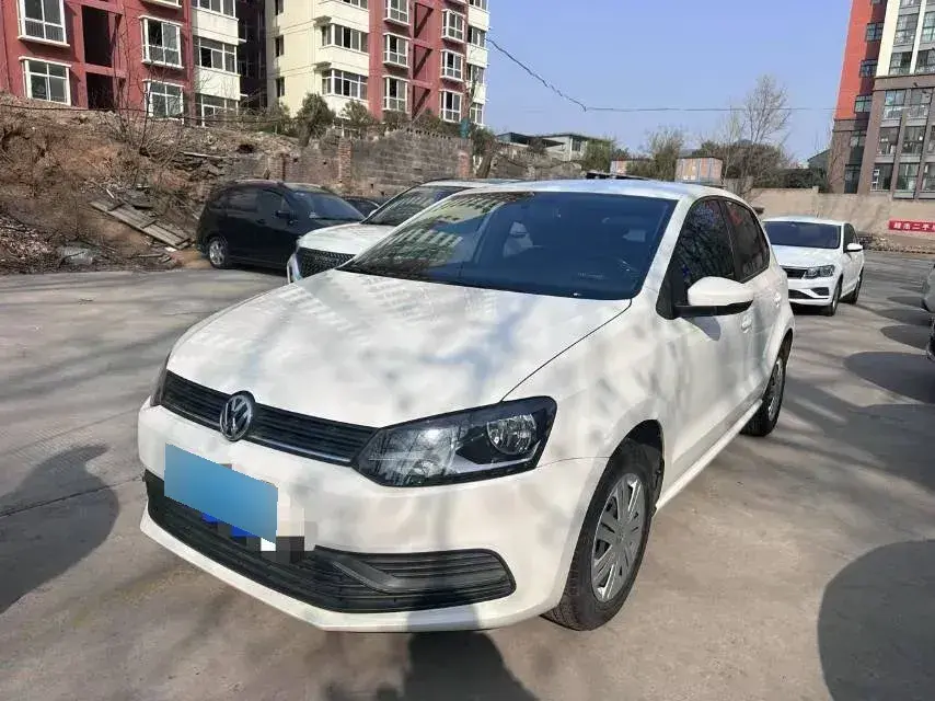 2016 Volkswagen Polo 1.4L 90HP L4 6AT