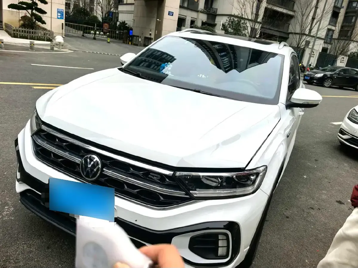 2023 Volkswagen T-Roc 1.5T 160HP L4 7DCT