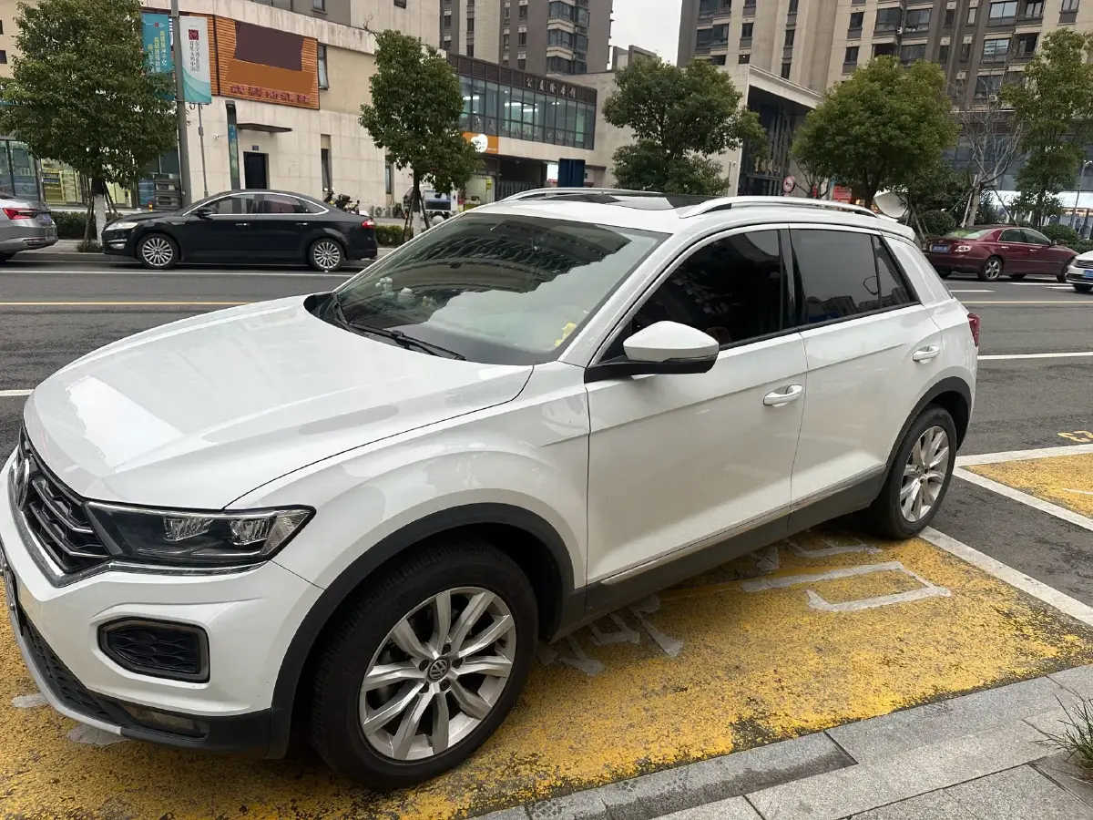 2020 Volkswagen T-Roc 1.4T 131HP L4 7DCT