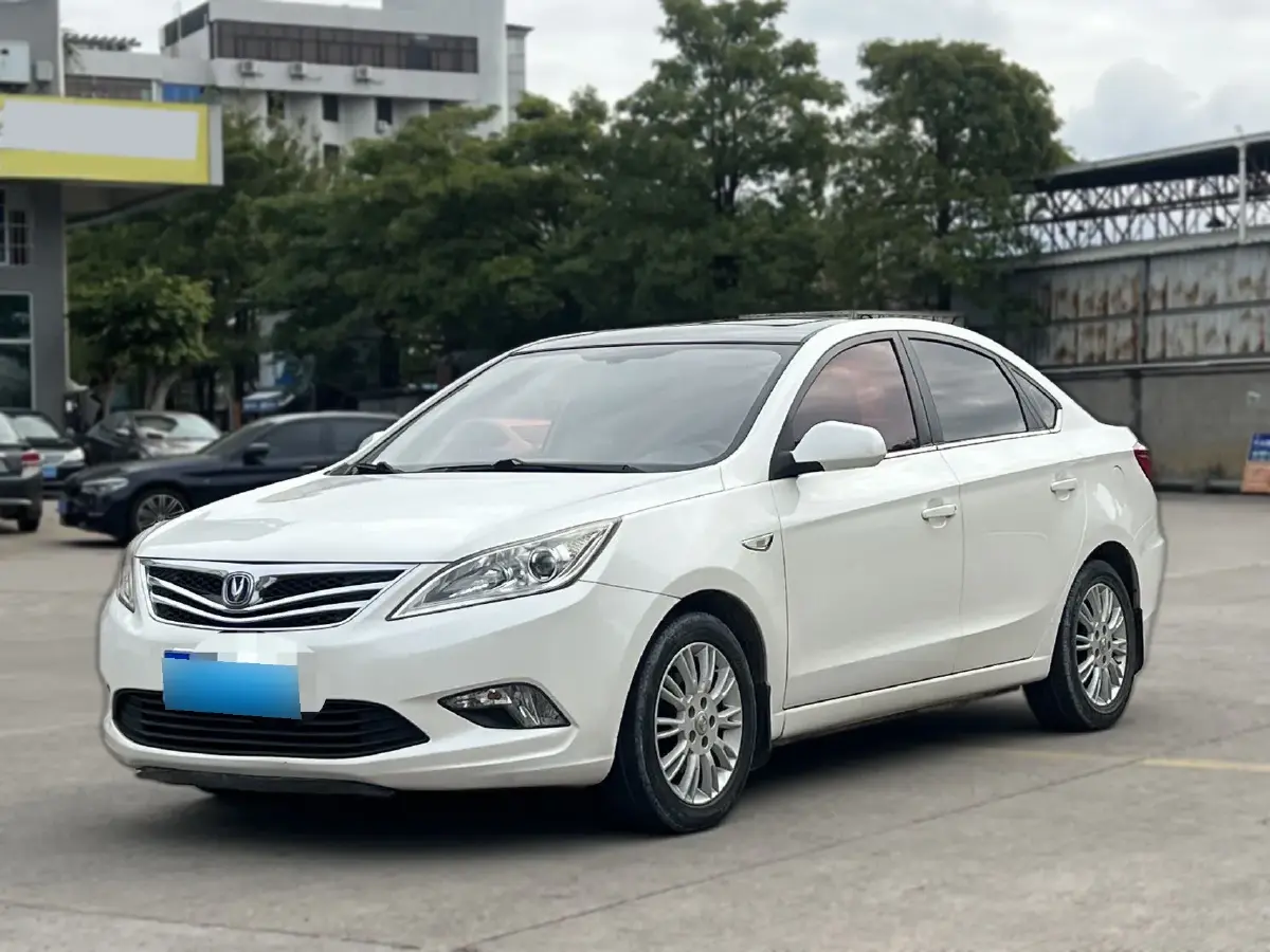 2013 ChangAn Eado 1.6L 125HP L4 5MT