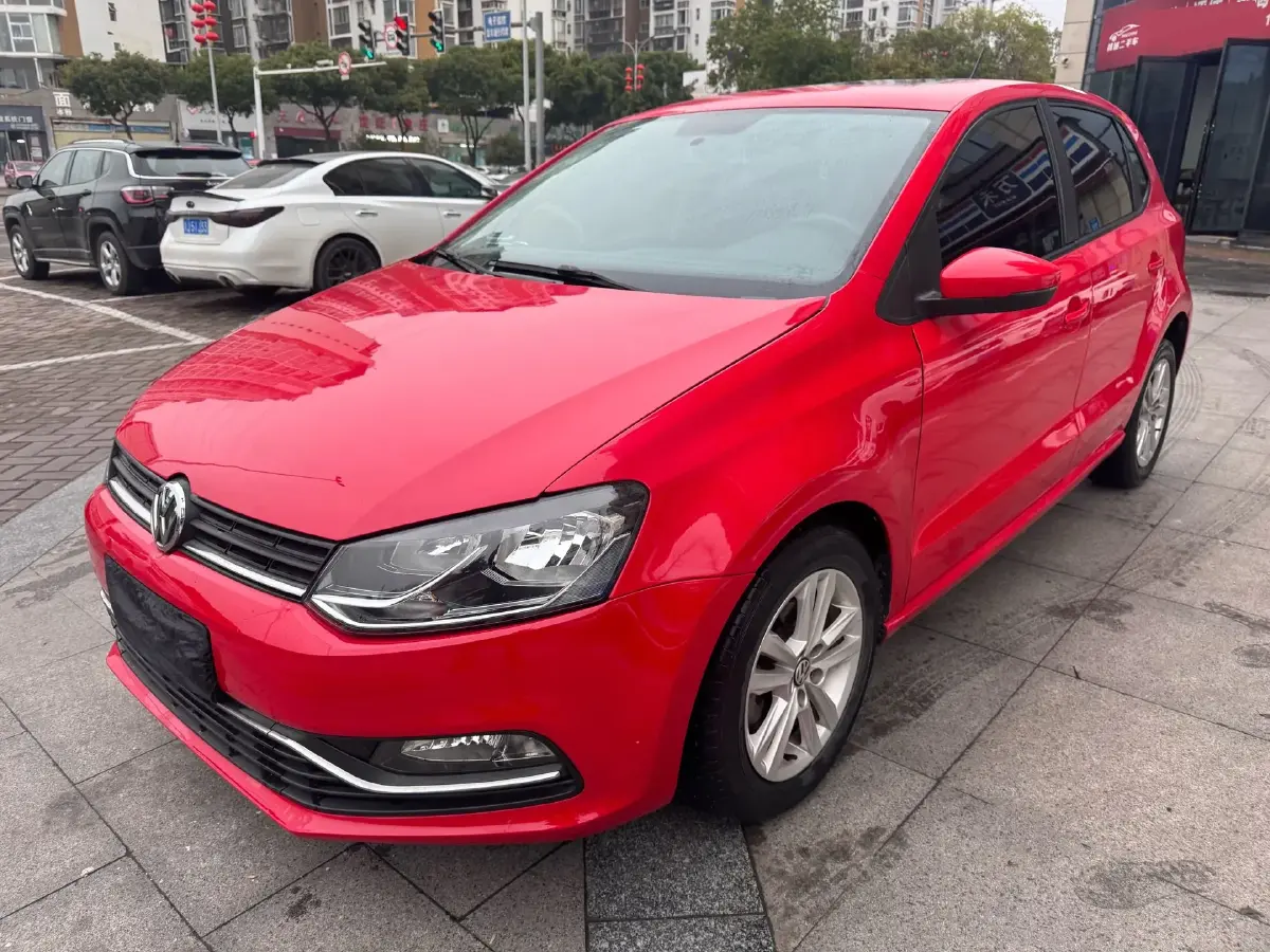 2016 Volkswagen Polo 1.6L 110HP L4 6AT