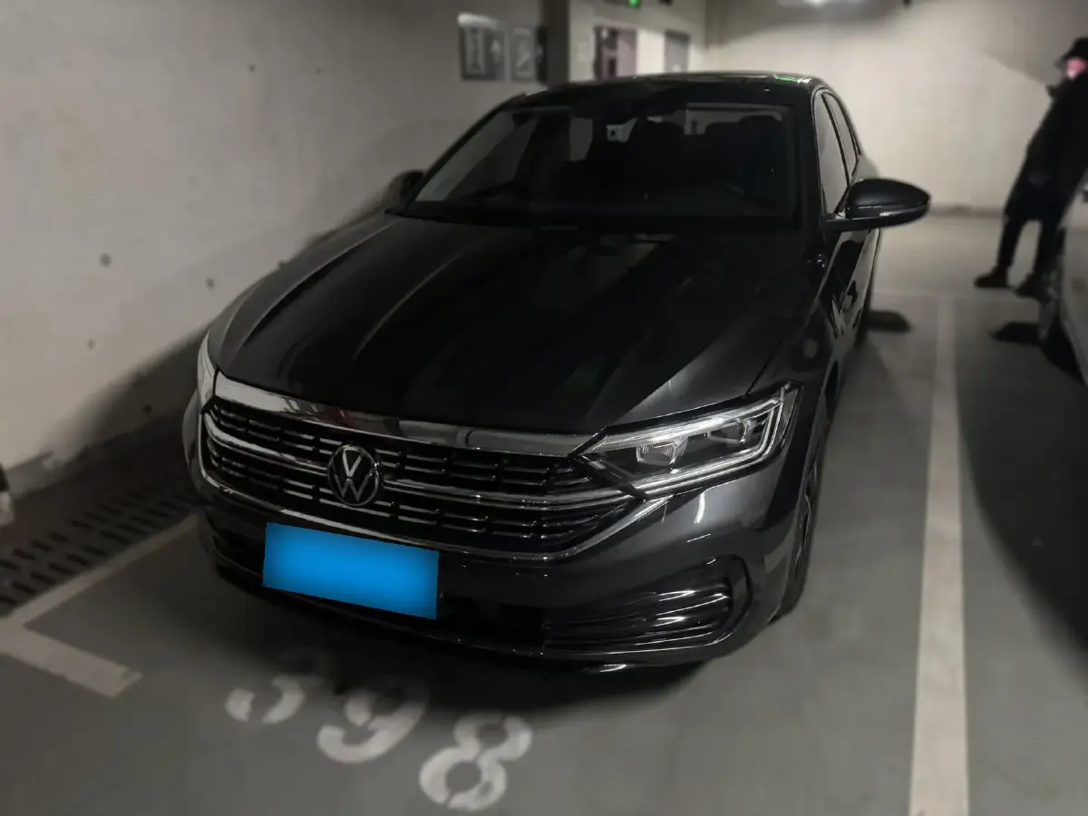 2022 Volkswagen Sagitar 1.2T 116HP L4 7DCT