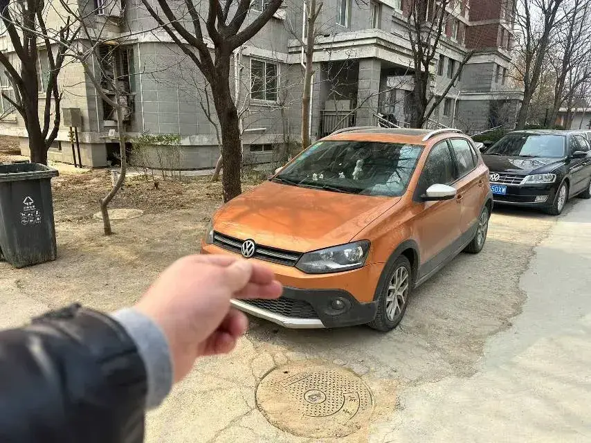 2014 Volkswagen Polo 1.6L 110HP L4 5MT