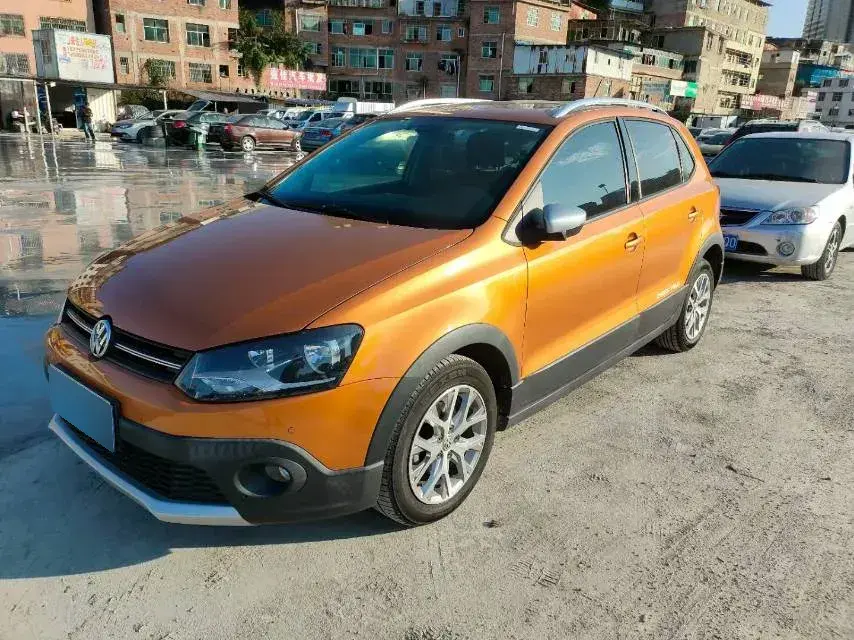 2014 Volkswagen Polo 1.6L 110HP L4 5MT