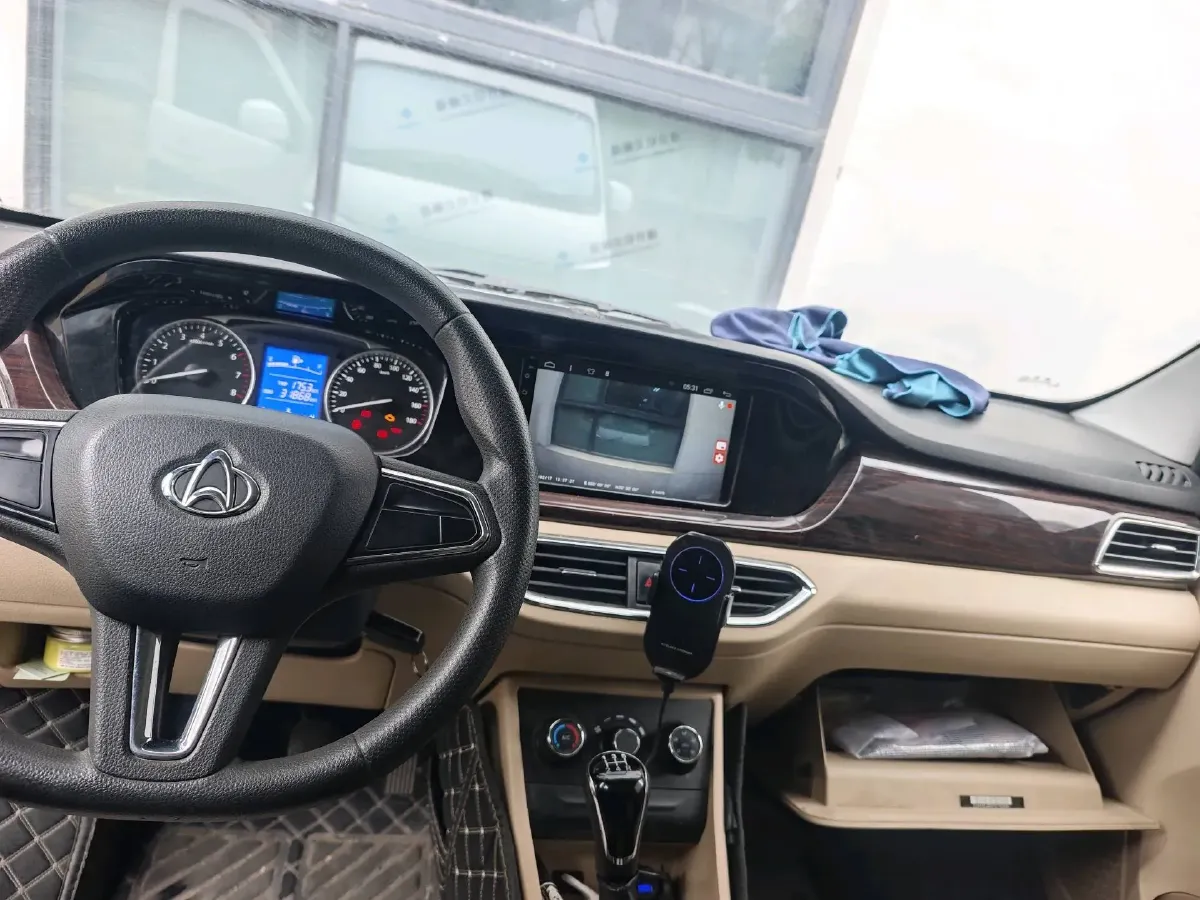 2022 ChangAn KuaYue KuaYueXing V7 1.6L 122HP L4 5MT,autocango,china used car exporter,china ev exporter,chinese used car exporter,chinese used ev exporter