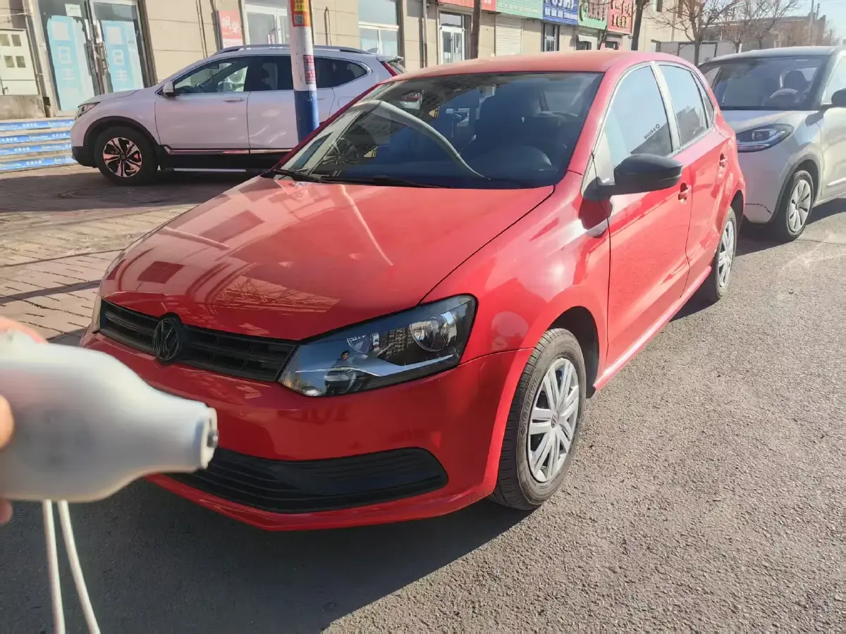 2014 Volkswagen Polo 1.4L 90HP L4 5MT