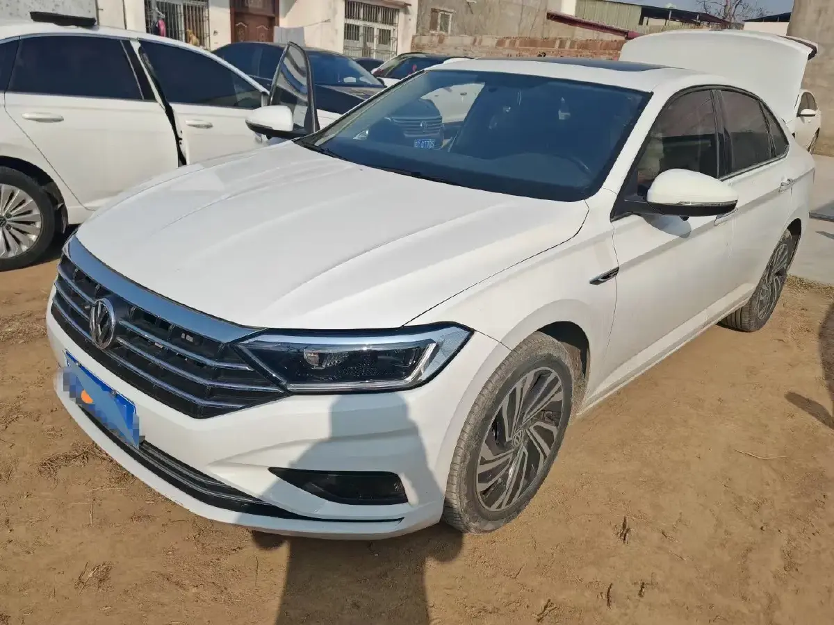 2021 Volkswagen Sagitar 1.2T 116HP L4 7DCT