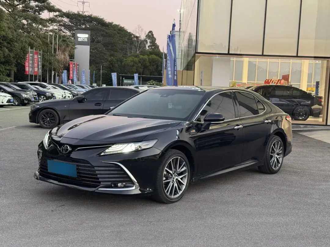 2021 Toyota Camry 2.5L 209HP L4 8AT